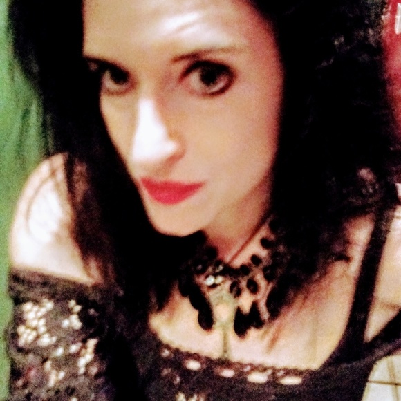 Meet your Posher, Wendy - Picture 1 of 5